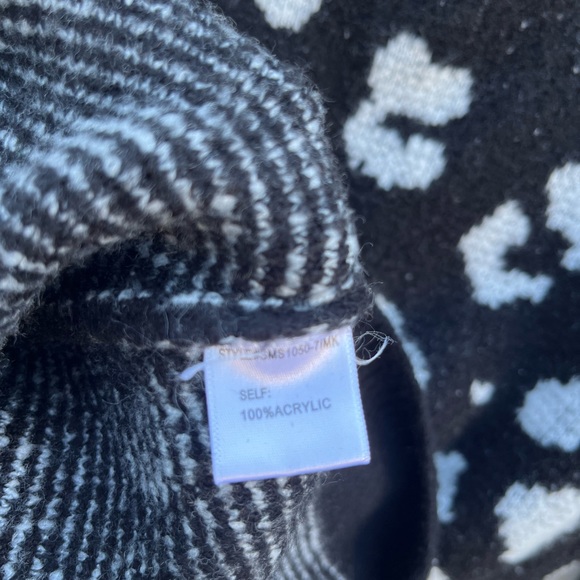 Leopard Print Sweater - Picture 4 of 4